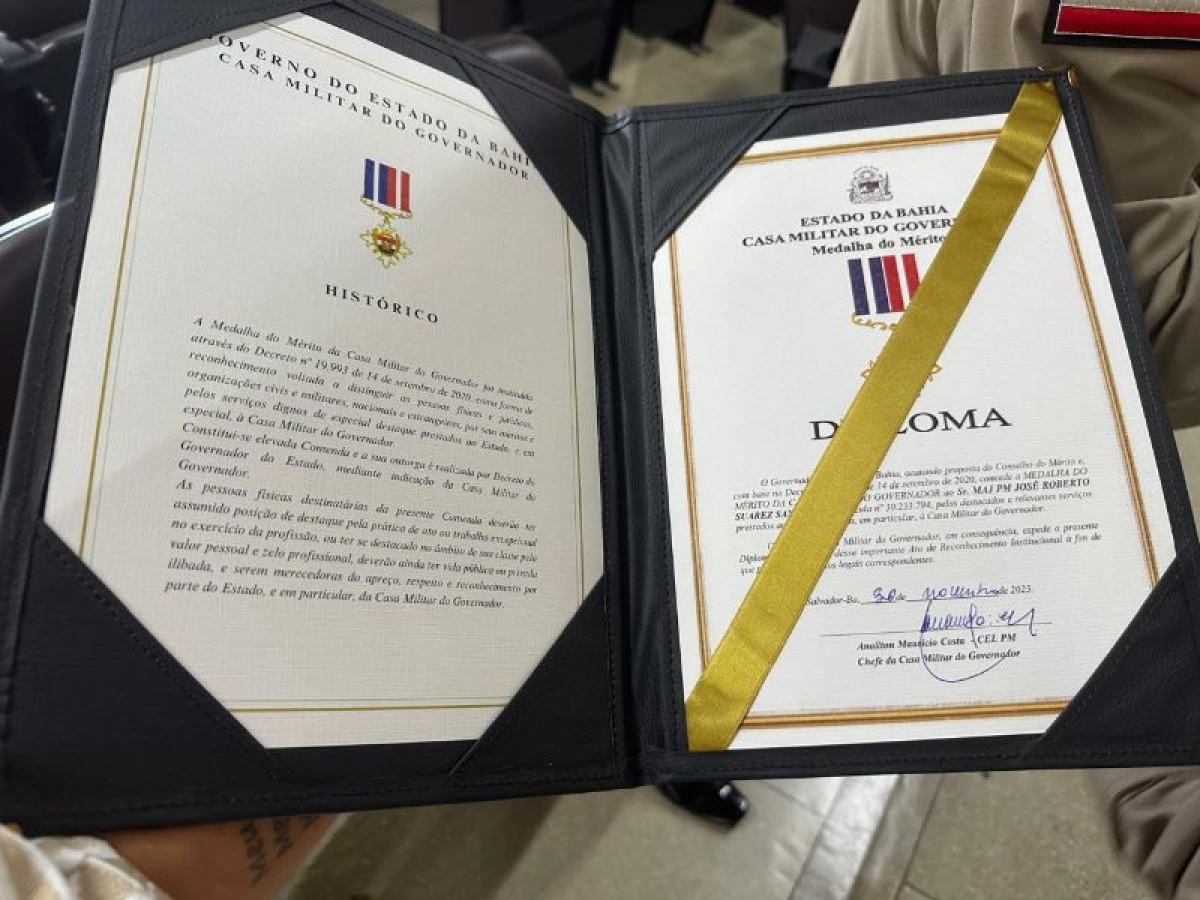 MAJOR PM SUAREZ, COMANDANTE DA 94ª CIPM/CAETITÉ, É CONDECORADO COM MEDALHA — imagem 2